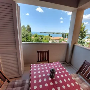 Apartament Henc